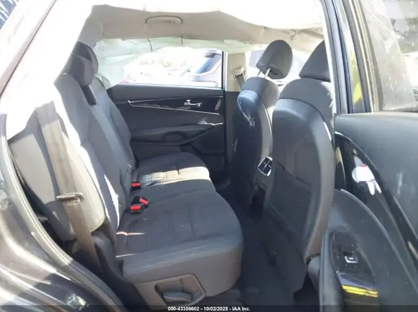 5XYPG4A33HG258206 2017 KIA SORENTO - Image 8
