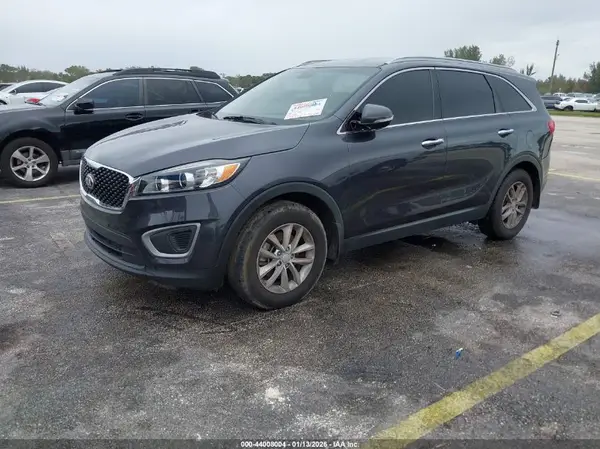 5XYPG4A33HG259582 2017 KIA SORENTO - Image 2
