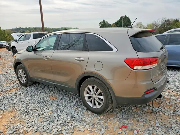 5XYPG4A33HG262627 2017 KIA SORENTO - Image 2