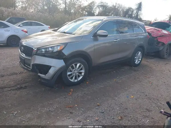 5XYPG4A33HG264698 2017 KIA SORENTO - Image 2