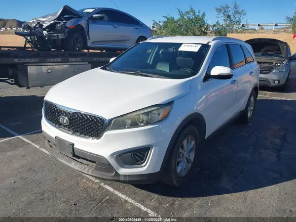 5XYPG4A33HG267648 2017 KIA SORENTO - Image 2