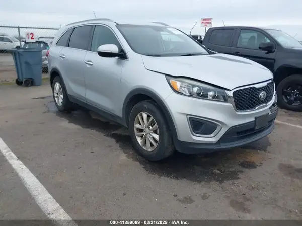 5XYPG4A33HG267861 2017 KIA SORENTO - Image 1