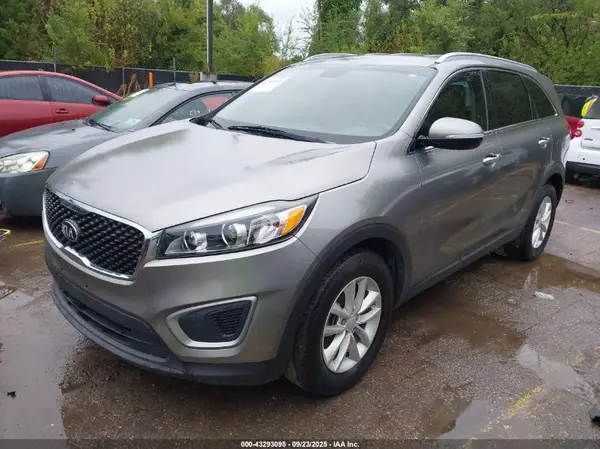 5XYPG4A33HG273255 2017 KIA SORENTO - Image 2