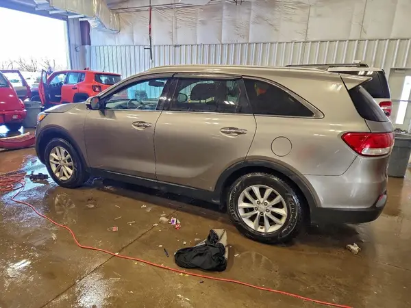 5XYPG4A33HG273952 2017 KIA SORENTO - Image 2