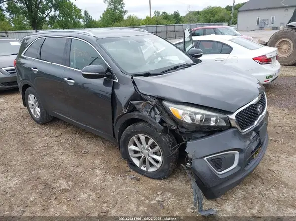 5XYPG4A33HG274938 2017 KIA SORENTO - Image 1