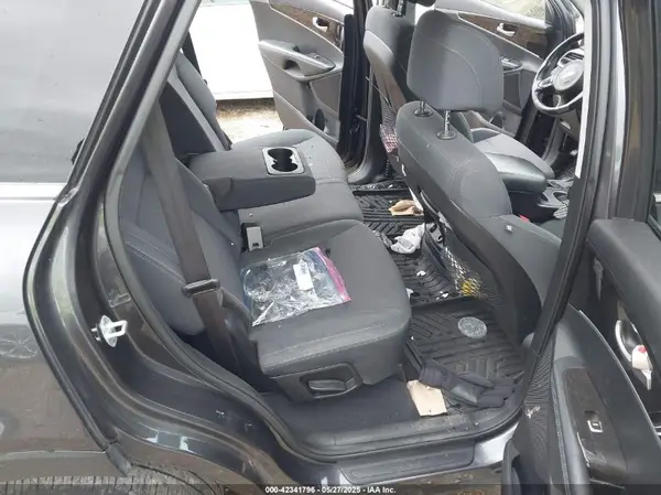 5XYPG4A33HG274938 2017 KIA SORENTO - Image 8