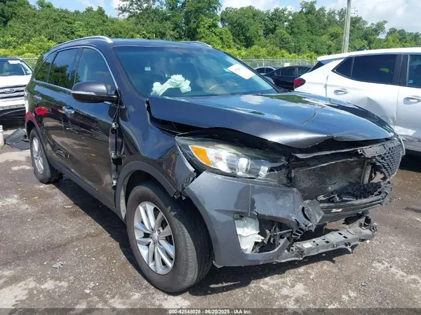 5XYPG4A33HG277001 2017 KIA SORENTO - Image 1