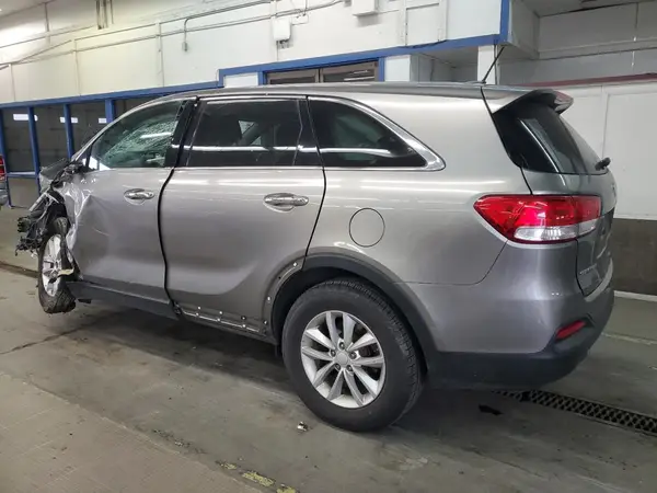 5XYPG4A33HG280545 2017 KIA SORENTO - Image 2