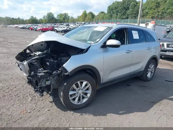 5XYPG4A33HG281534 2017 KIA SORENTO - Image 2