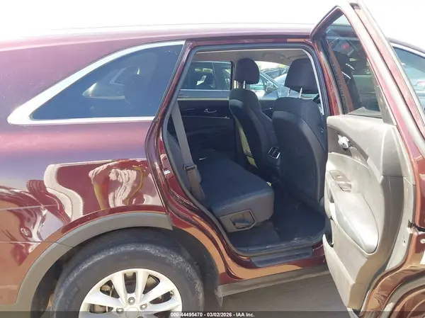 5XYPG4A33HG285034 2017 KIA SORENTO - Image 8
