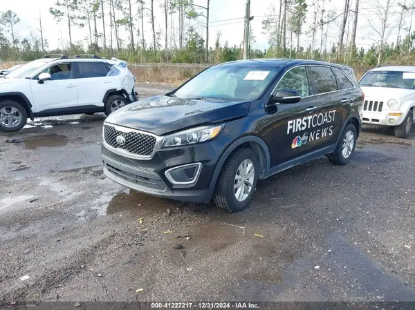 5XYPG4A33HG286930 2017 KIA SORENTO - Image 2