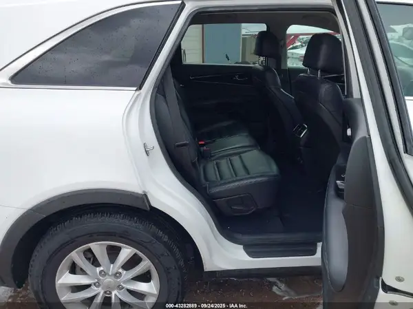 5XYPG4A33HG300969 2017 KIA SORENTO - Image 8