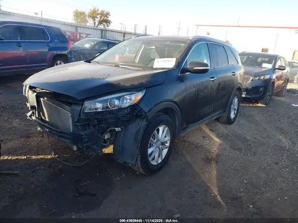 5XYPG4A33HG302723 2017 KIA SORENTO - Image 2