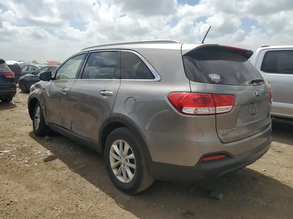 5XYPG4A33HG329565 2017 KIA SORENTO - Image 2