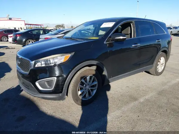 5XYPG4A33HG331560 2017 KIA SORENTO - Image 2