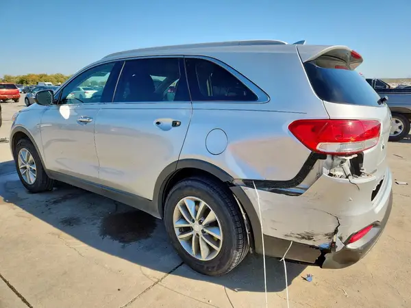 5XYPG4A33JG338515 2018 KIA SORENTO - Image 2