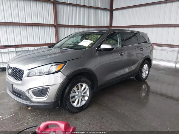 5XYPG4A33JG344640 2018 KIA SORENTO - Image 2