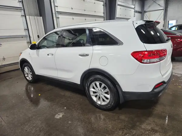 5XYPG4A33JG345593 2018 KIA SORENTO - Image 2