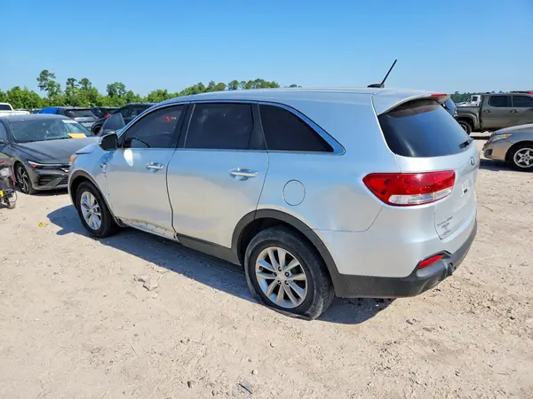 5XYPG4A33JG351314 2018 KIA SORENTO - Image 2