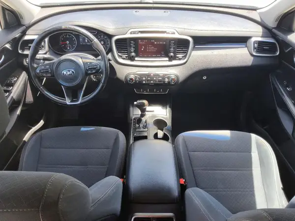 5XYPG4A33JG357176 2018 KIA SORENTO - Image 8