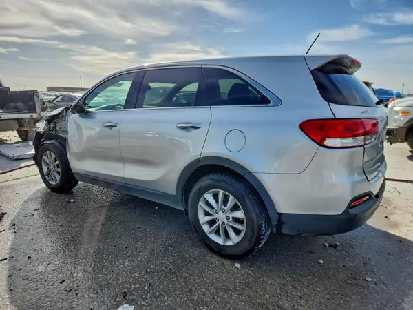 5XYPG4A33JG357730 2018 KIA SORENTO - Image 2
