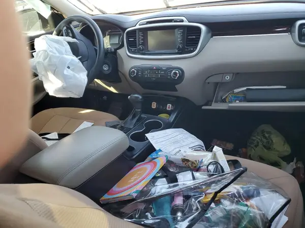 5XYPG4A33JG358134 2018 KIA SORENTO - Image 8