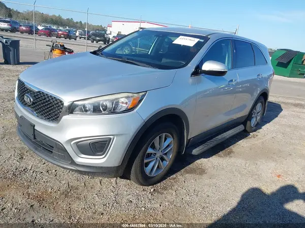 5XYPG4A33JG376603 2018 KIA SORENTO - Image 2