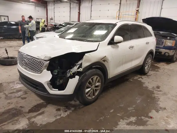 5XYPG4A33JG379078 2018 KIA SORENTO - Image 2