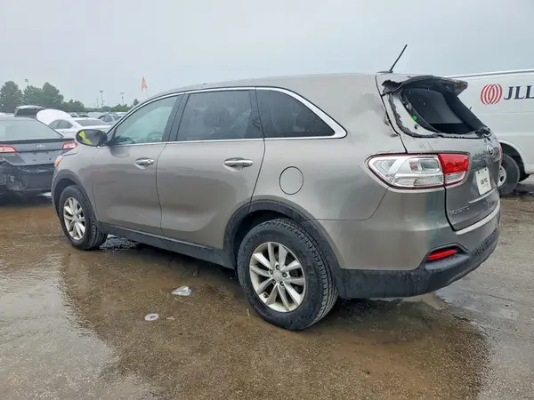 5XYPG4A33JG379436 2018 KIA SORENTO - Image 2