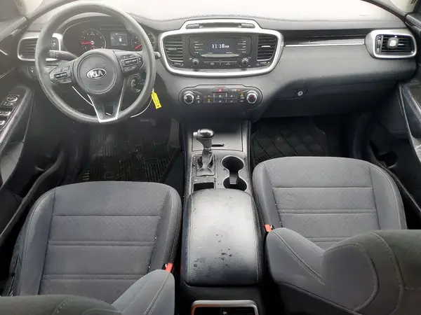 5XYPG4A33JG379436 2018 KIA SORENTO - Image 8