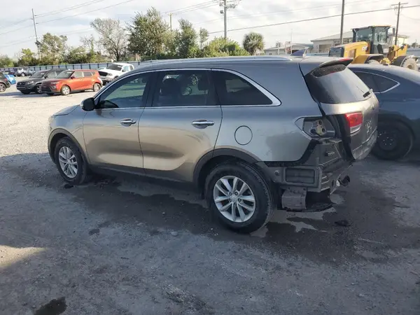5XYPG4A33JG387939 2018 KIA SORENTO - Image 2