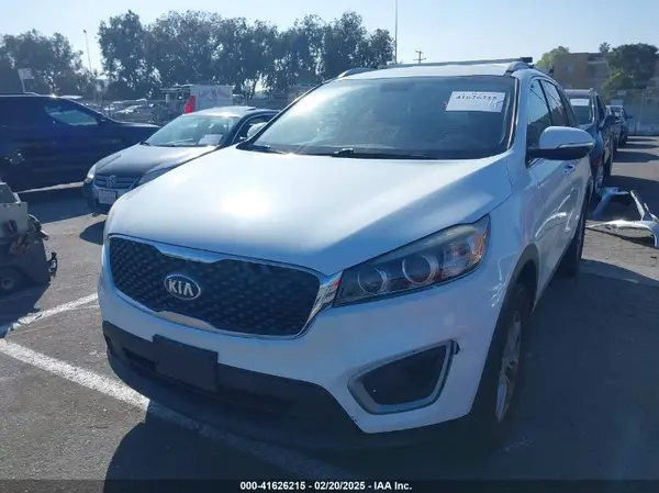 5XYPG4A33JG395121 2018 KIA SORENTO - Image 2
