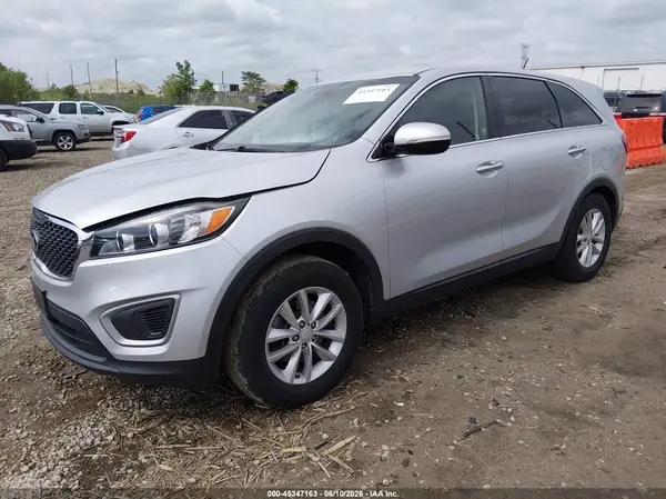 5XYPG4A33JG397371 2018 KIA SORENTO - Image 2