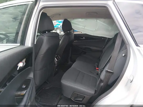 5XYPG4A33JG397371 2018 KIA SORENTO - Image 8