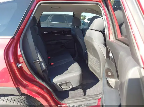 5XYPG4A33JG406277 2018 KIA SORENTO - Image 8