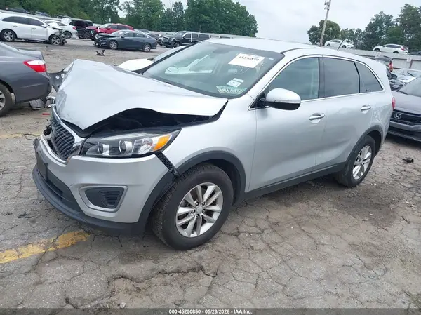 5XYPG4A33JG409857 2018 KIA SORENTO - Image 2