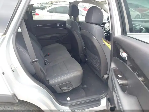5XYPG4A33JG409857 2018 KIA SORENTO - Image 8