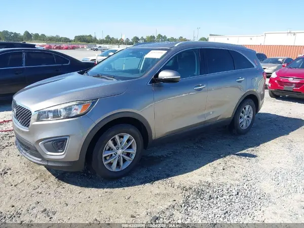 5XYPG4A33JG416825 2018 KIA SORENTO - Image 2
