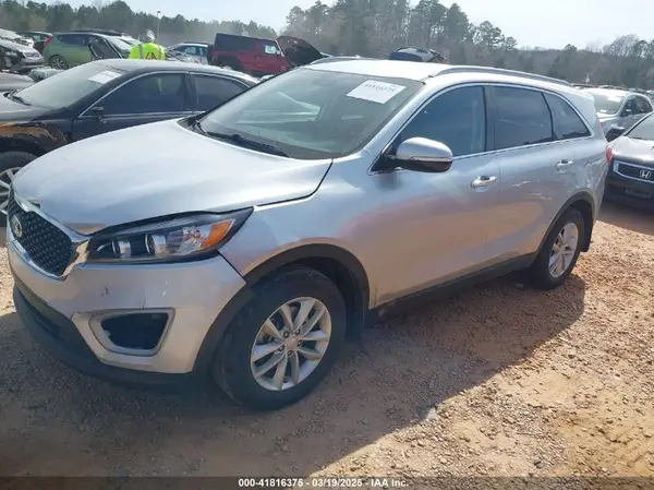 5XYPG4A33JG417196 2018 KIA SORENTO - Image 2