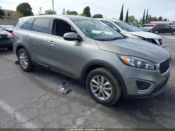 5XYPG4A33JG422852 2018 KIA SORENTO - Image 1