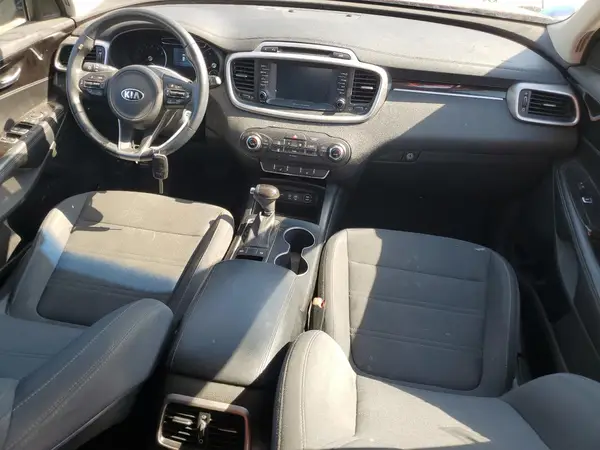 5XYPG4A33JG425007 2018 KIA SORENTO - Image 8