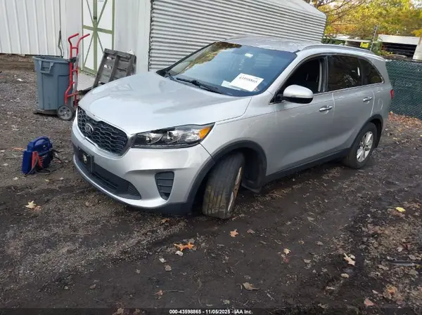 5XYPG4A33KG432587 2019 KIA SORENTO - Image 2