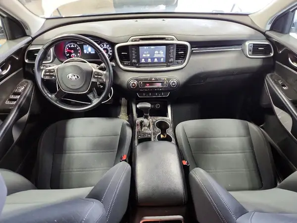 5XYPG4A33KG437904 2019 KIA SORENTO - Image 8