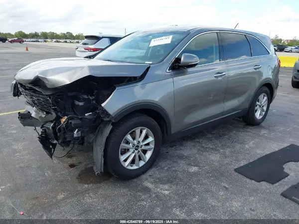 5XYPG4A33KG438972 2019 KIA SORENTO - Image 2