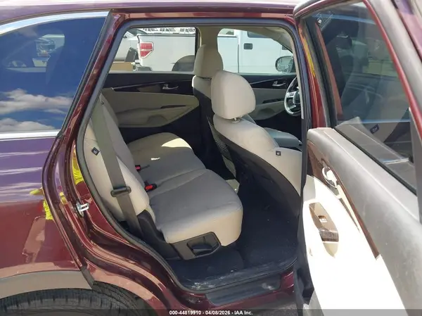 5XYPG4A33KG445534 2019 KIA SORENTO - Image 8
