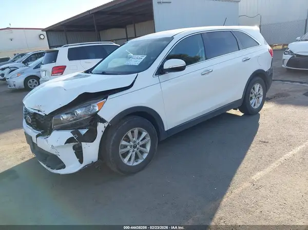5XYPG4A33KG451785 2019 KIA SORENTO - Image 2