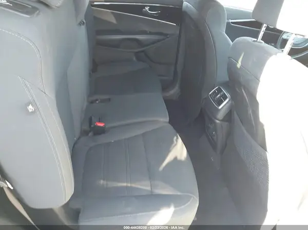 5XYPG4A33KG451785 2019 KIA SORENTO - Image 8