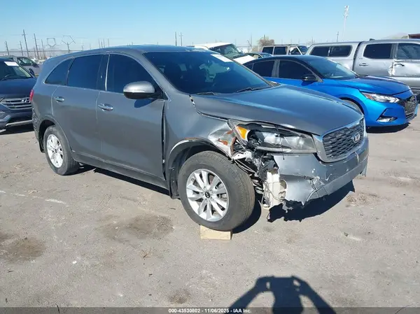 5XYPG4A33KG457053 2019 KIA SORENTO - Image 1