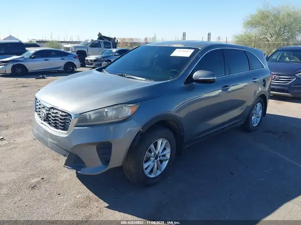5XYPG4A33KG457053 2019 KIA SORENTO - Image 2
