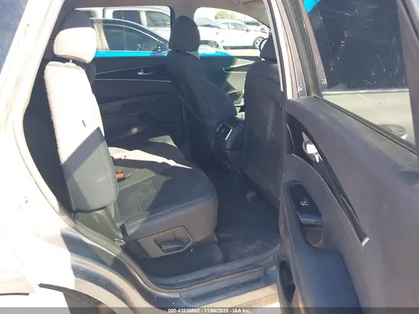 5XYPG4A33KG457053 2019 KIA SORENTO - Image 8